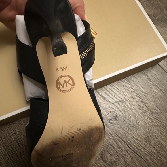 Brand new Michael Kors Mid heel shoe - Picture 5 of 5